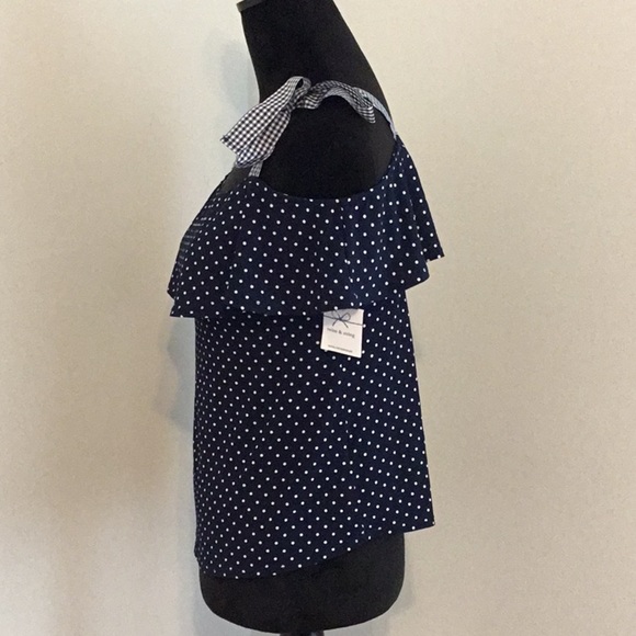 TWINE & String Cold Shoulder Top - Picture 4 of 8